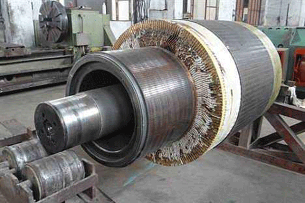 使用大型高壓電機時要注意安全問題。